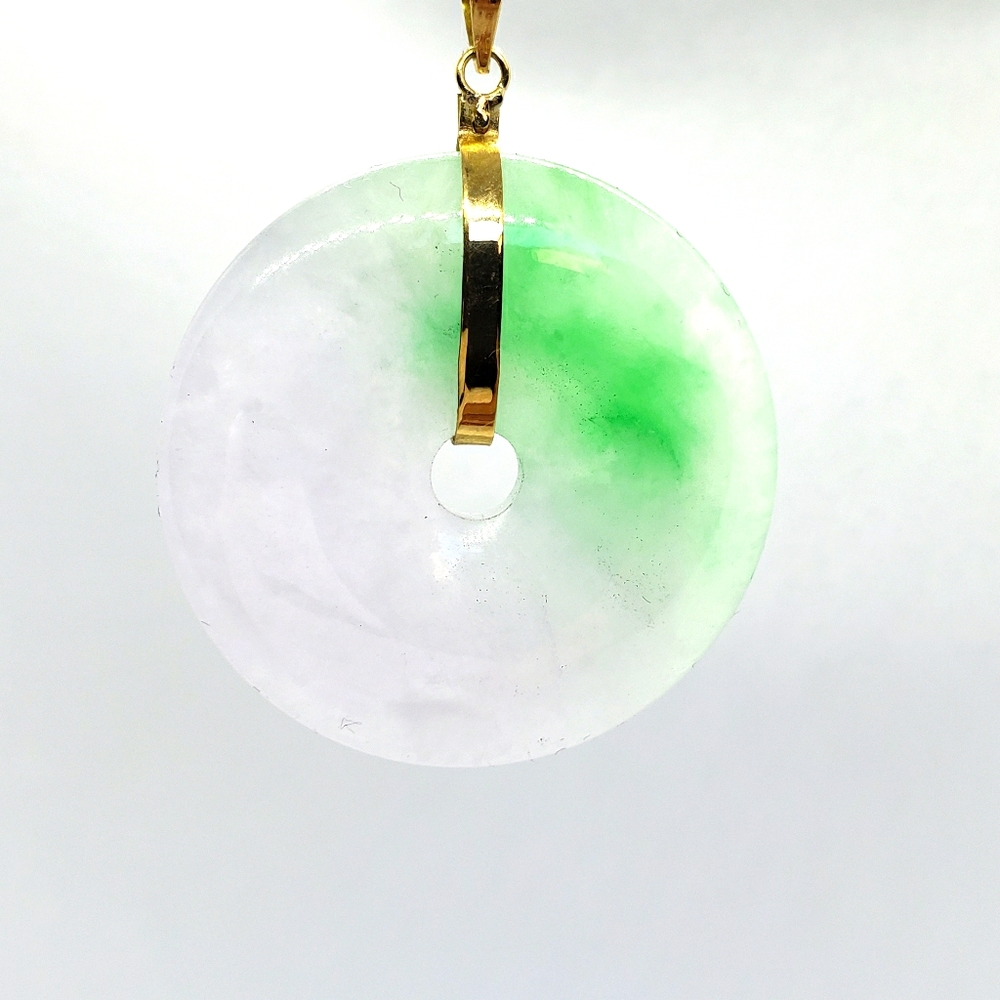 18k Jade Donut Pendant